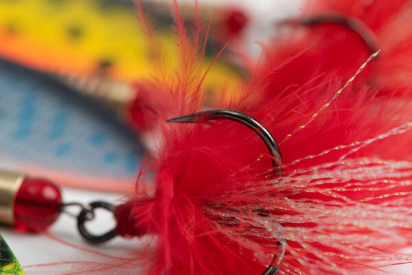 nsa026__028_rage_uv_spinner_size_6_26g_feather_detail_1