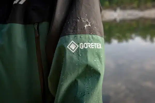 Daiwa Komplet Przeciwdeszczowy GORE-TEX Versatile Rain Suit Black DR-1926E - obrazek 2