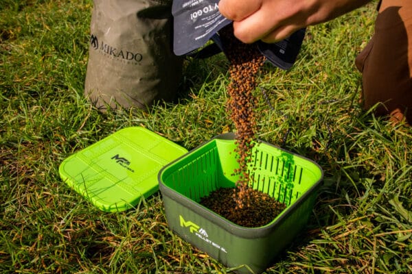MIKADO PUDEŁKO PELLET BOX DO PELLETU Z SITKIEM 1L - obrazek 2